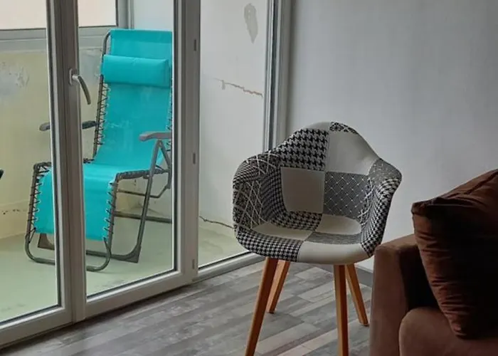 Appartement 4/6 Pers A 300 M De La Plage